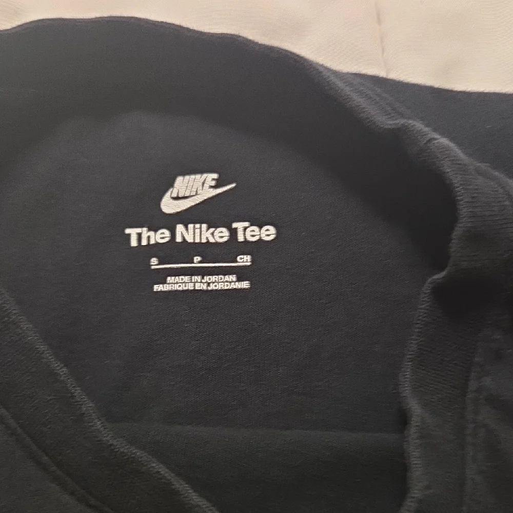 Nike Men's Black Tee with Vibrant Yellow Swoosh Small Size [1831]